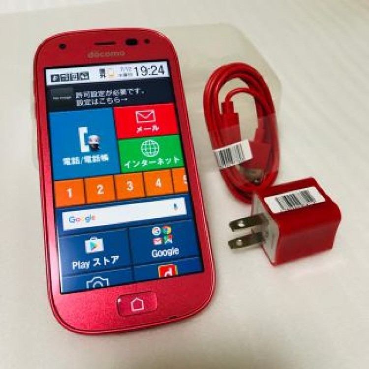 軽く見やすく扱いやすい Nttドコモ らくらくスマートフォン4 F 04j 中古スマホの最安値を探すならモバイルマーケット