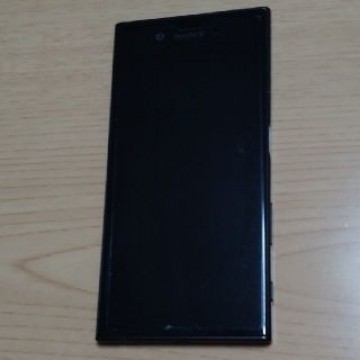 XPERIA XZs SOV35 中古