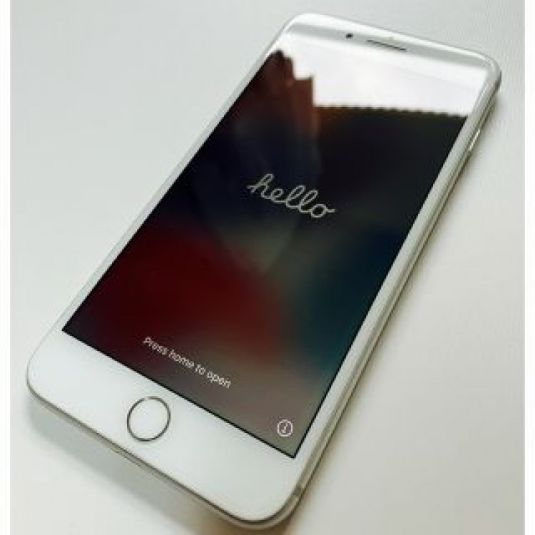 iPhone 8 Plus  SIMロック解除　バッテリー交換済