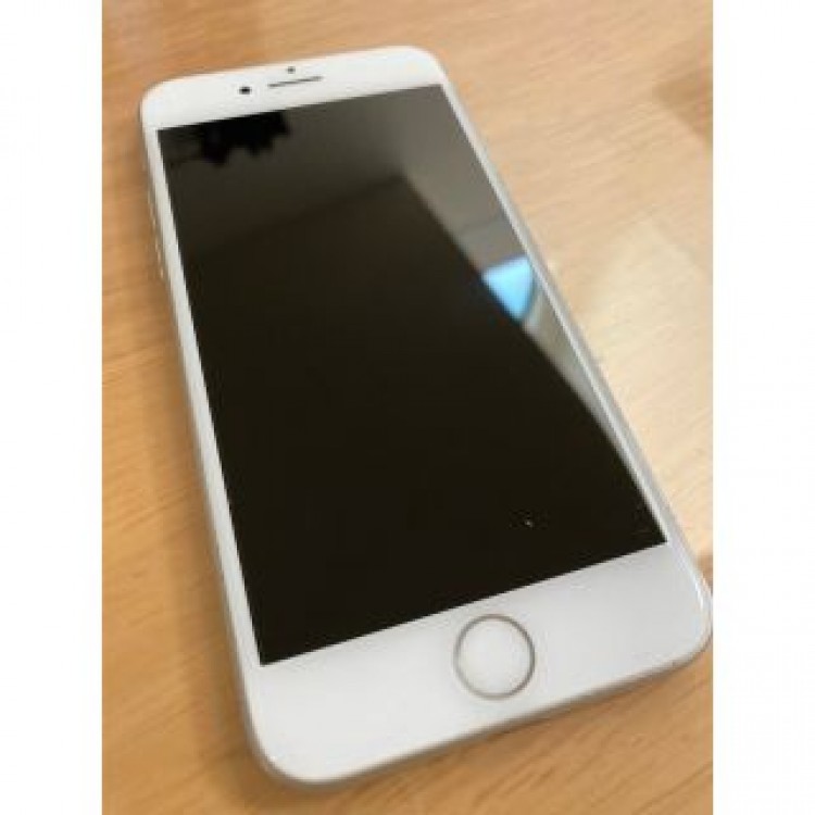 iPhone8 64G シルバー SIMロック解除