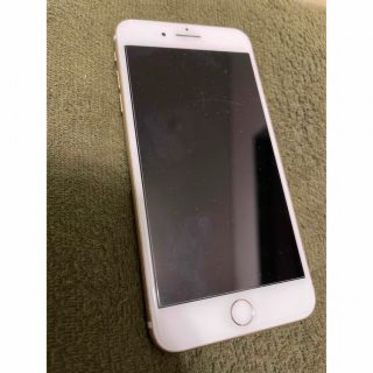 iPhone7 Plus ゴールド