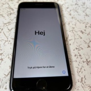 iPhone7 128gb SIMロック解除　docomo  付属品無し