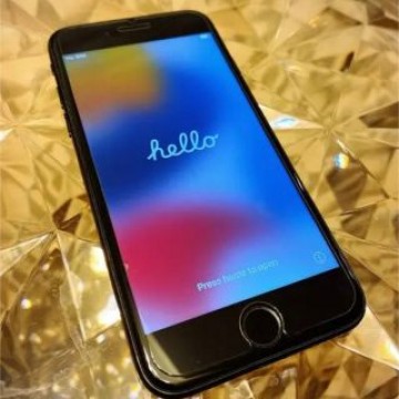 【美品】iPhone 7 Black 256GB SIMフリー