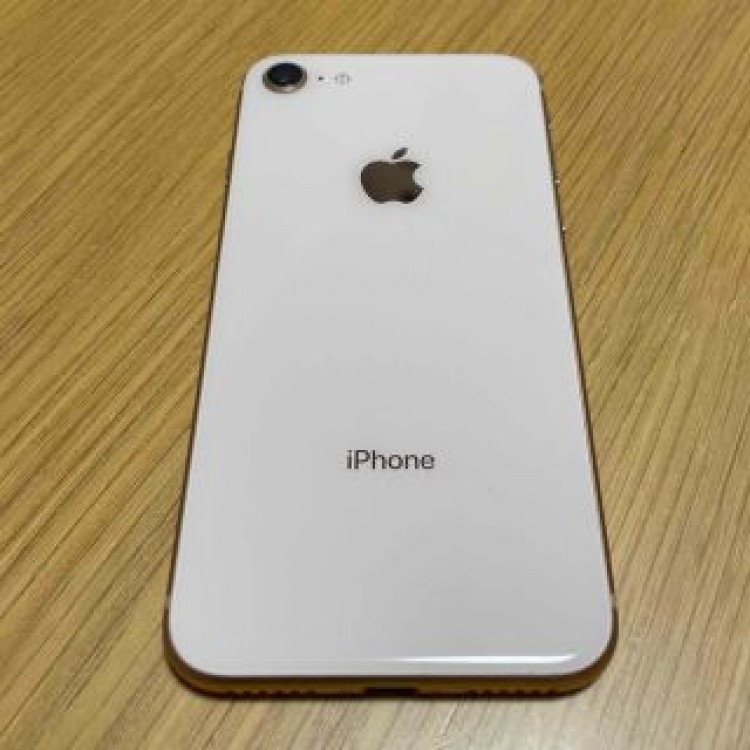 iPhone8 64G 本体のみ