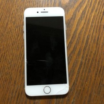 iPhone 8  64G silver  SIMフリー
