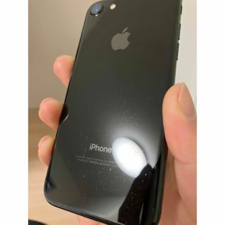 iPhone7本体　32GB