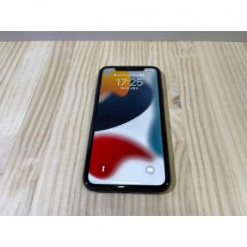 iPhone xr バッテリー 100% ブラック　64gb
