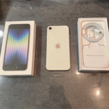 Apple iPhone SE 第3世代 64GB スターライト 新品