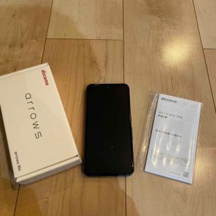 FUJITSU arrows We F-51B ネイビー　美品