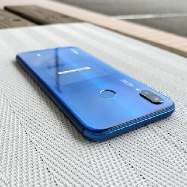 美品HUAWEI P20 Lite クラインブルー 64GB SIMロック解除済