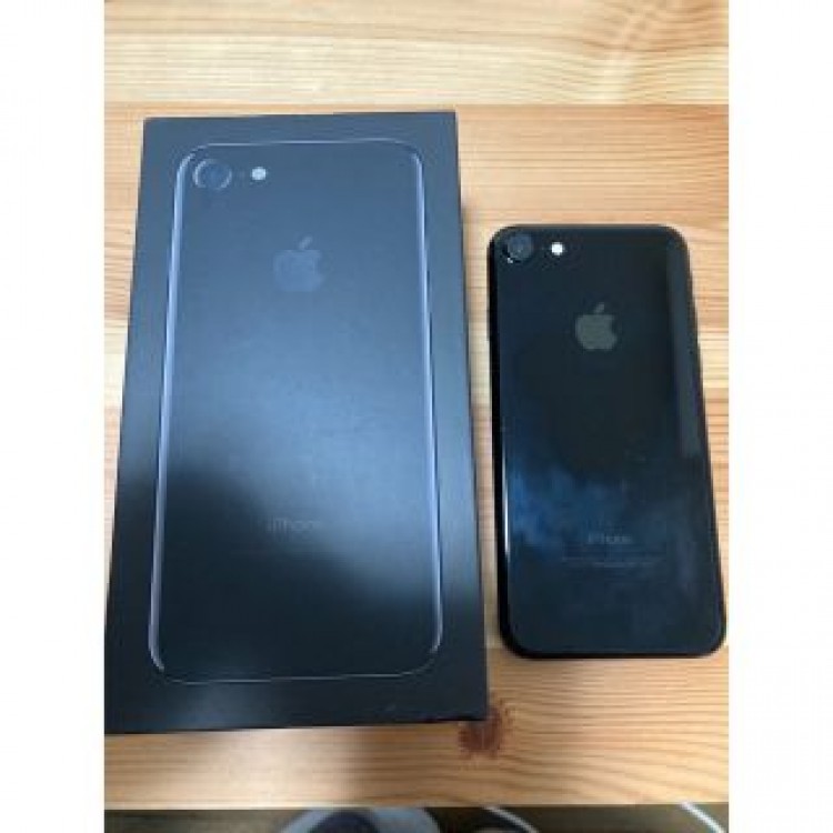 iPhone7 128GB jet black
