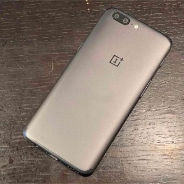 Oneplus 5 64GB/6GB ブラック　Android 12 導入済