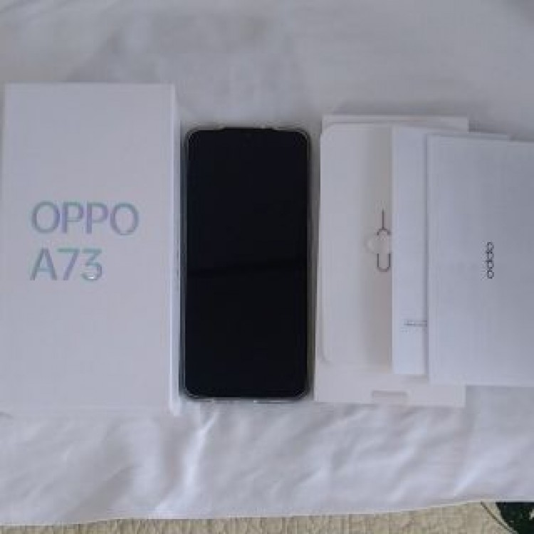 OPPO A73 ほぼ未使用