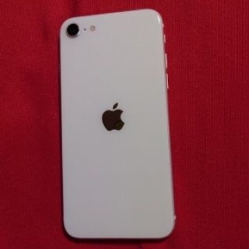 【バッテリー残量100%】iphoneSE3 本体 白