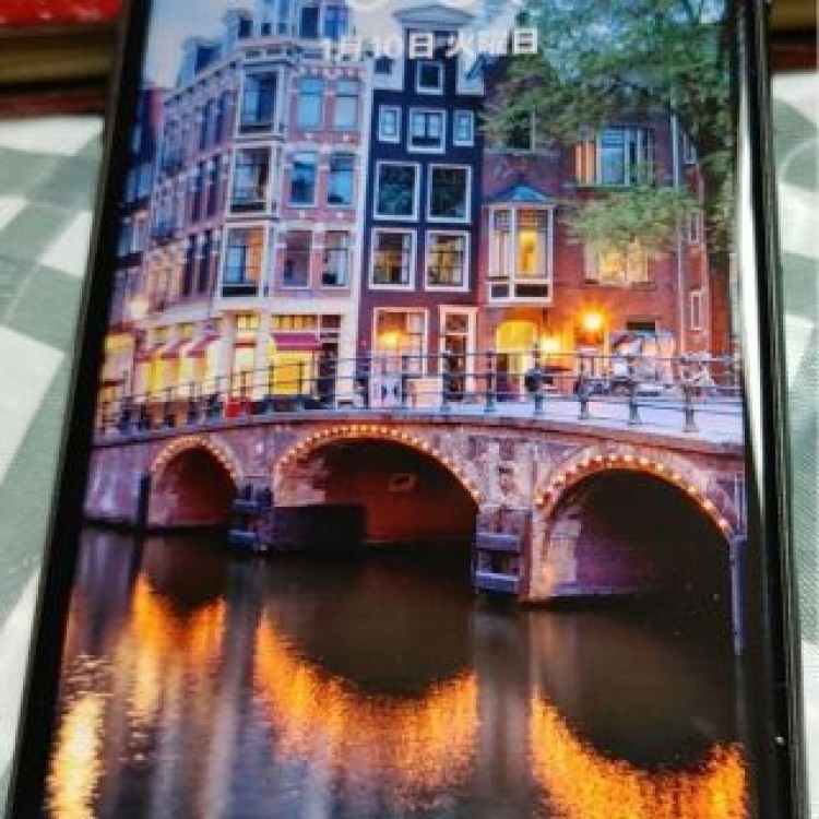 iPhone7 jet black 128GB