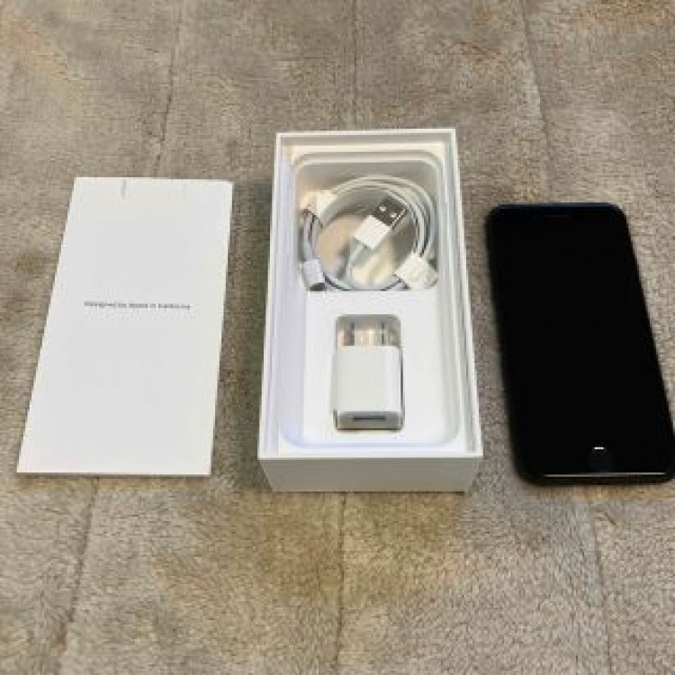 iPhone SE 第2世代 SE2 ブラック 128GB SIMフリー　
