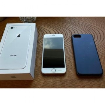 iPhone8 シルバー　simフリー 64gb