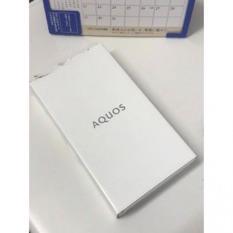 AQUOS wish SHG06 [オリーブグリーン]
