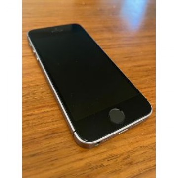 iPhone SE スペースグレイ ドコモ 第一世代 残85% 64GB