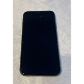 iPhone 11 / 64GB / ブラック