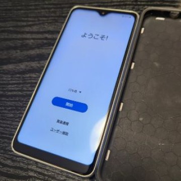 Galaxy A20  SCV46  au ホワイト