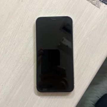 iPhone11 本体　ドコモ