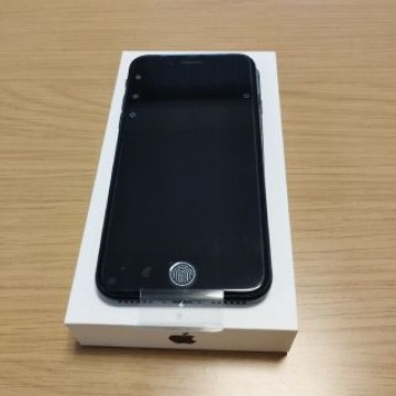 Apple iphone se3 ミッドナイト 64GB (付属品あり)