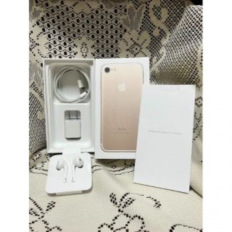 【貴重品】iPhone7 SIMフリー ゴールド 32GB 付属品全て有り