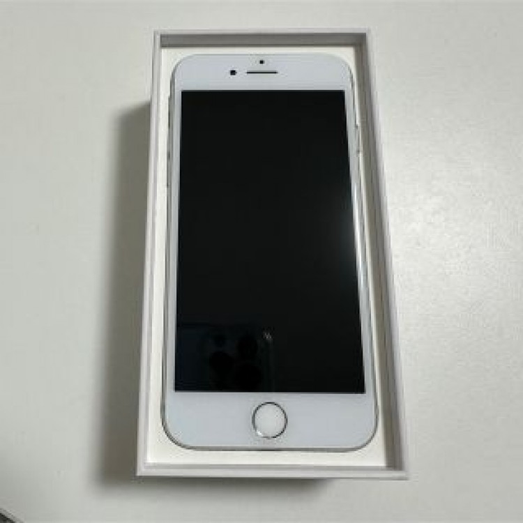 iPhone 8 Silver 256 GB SIMフリー ジャンク品