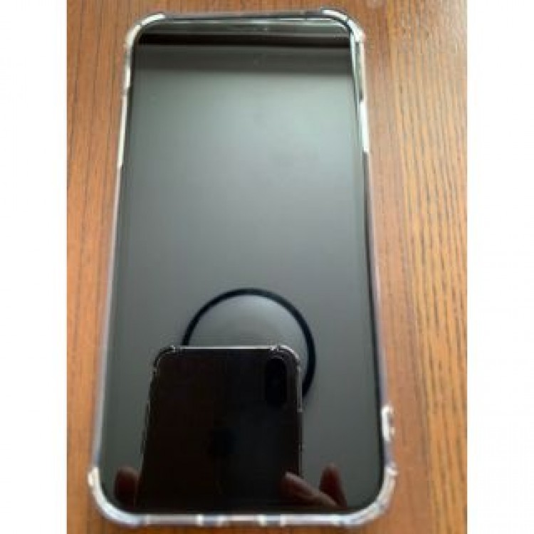 iPhoneXR アメリカ仕様　シャッター音無し　美品　ケース付き