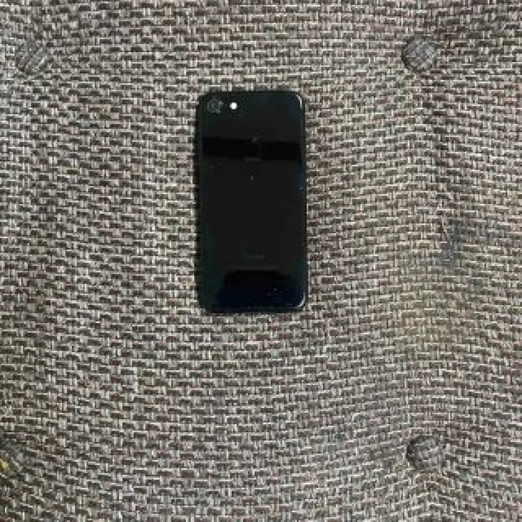 アイホン7  ブラック128GB【中古品】