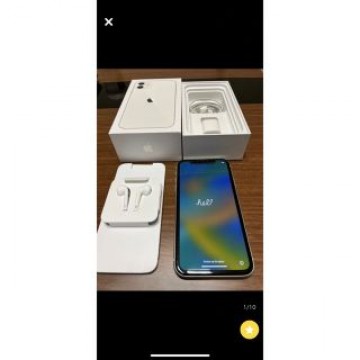 iPhone11 64GB ホワイト　SIMロック解除White 1箇所キズあり