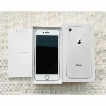 美品！iPhone8本体　docomo