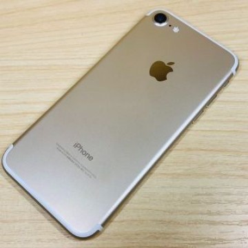 新品同様 ﾊﾞｯﾃﾘｰ100％ SIMﾌﾘｰ iPhone7 128GB 139