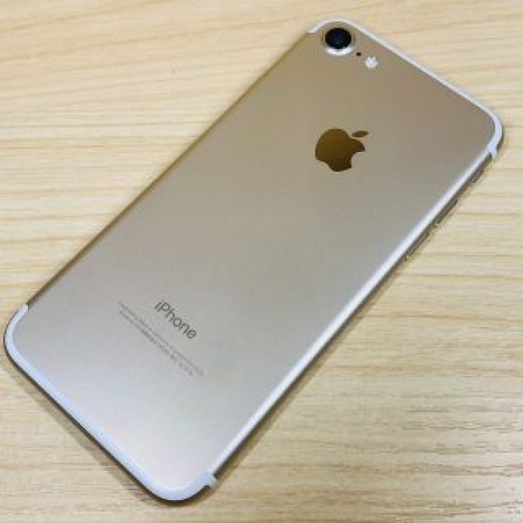 新品同様 ﾊﾞｯﾃﾘｰ100％ SIMﾌﾘｰ iPhone7 128GB 139