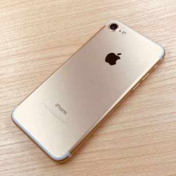 超美品 ﾊﾞｯﾃﾘ-99％ iPhone7 32GB SIMフリー P96