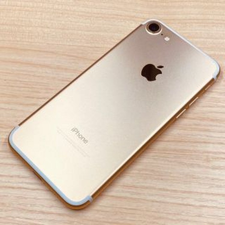 超美品 ﾊﾞｯﾃﾘｰ99％ iPhone7 32GB SIMフリー P59