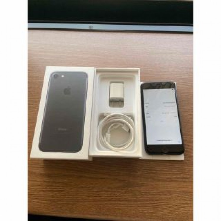 iPhone7 bブラック　32GB
