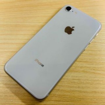 超美品 ﾊﾞｯﾃﾘｰ100％ iPhone8 64GB P82