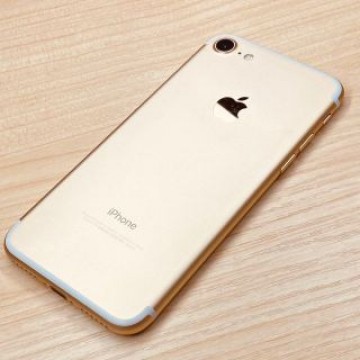 美品 ﾊﾞｯﾃﾘｰ98% iPhone7 32GB SIMフリー P70