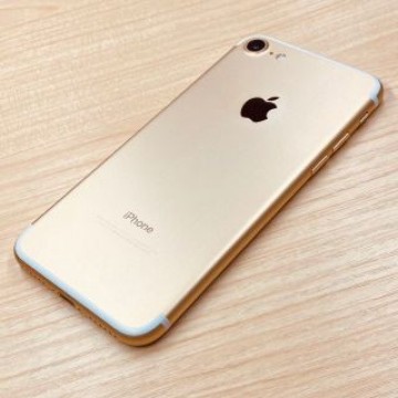 超美品 ﾊﾞｯﾃﾘｰ98% iPhone7 32GB SIMフリー P124