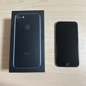 iPhone 7 Jet Black 128 GB 本体