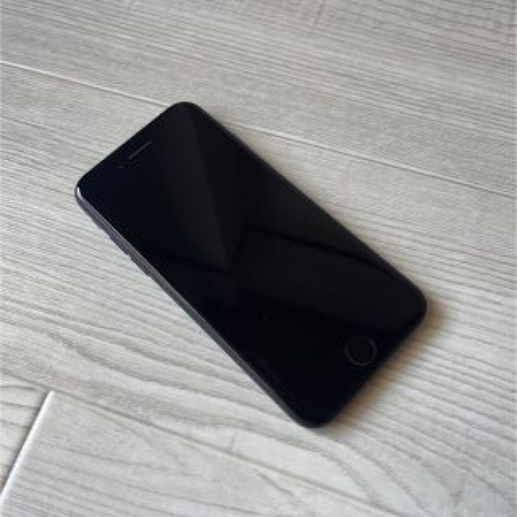 iPhone7 128GB ブラック 本体