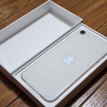 新品　iPhone SE (第3世代) スターライト 64 GB SIMフリー