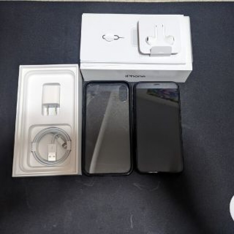 iPhoneXR ブラック　64GB 中古　SIMフリー