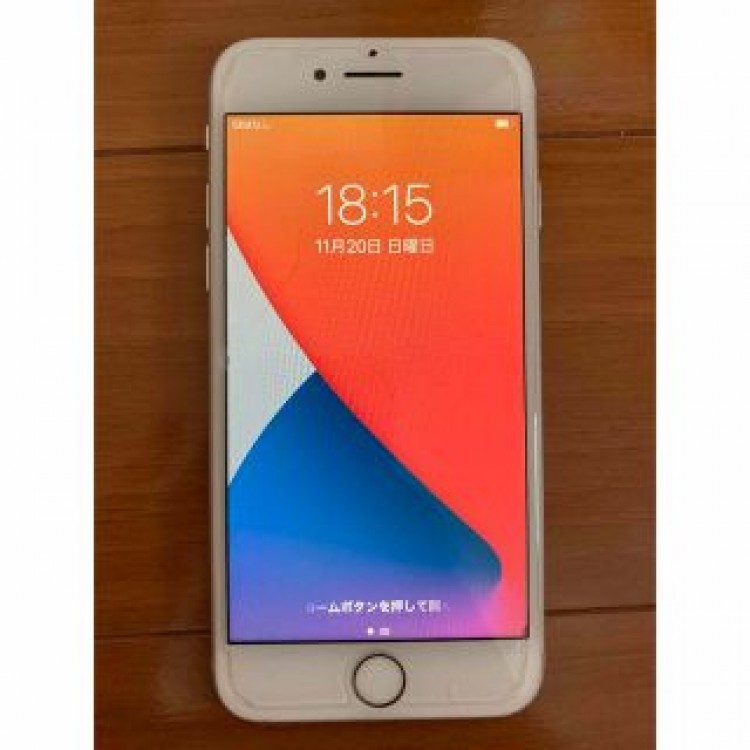 iPhone8 本体 64GB docomo