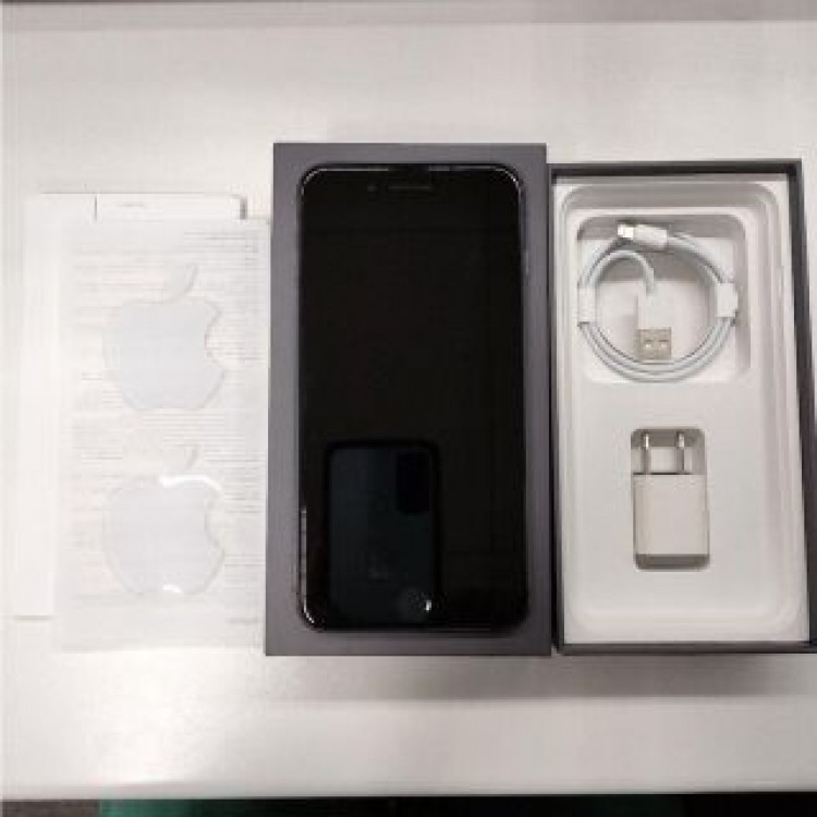 iPhone8 Plus 256GB スペースグレイ ブラック