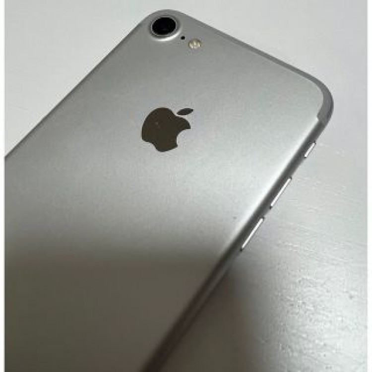 【バッテリー新品】iPhone7 128GB SIMフリー シルバー