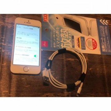 iPhone SE 第1世代　シルバー　32 GB SIMフリー　