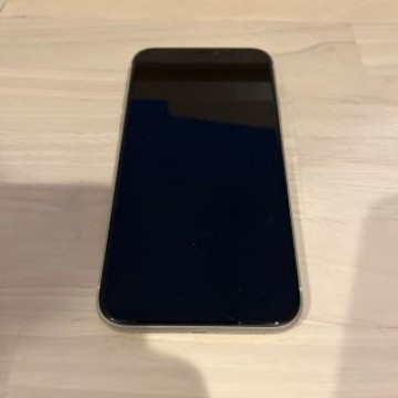 iPhone 11 128GB ホワイト 中古SIMフリー
